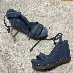 Chanel chambray wedges with chain detail size 39